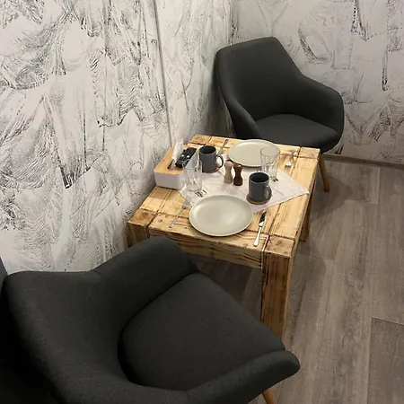 Tinyhouse Kank - * 库特纳霍拉